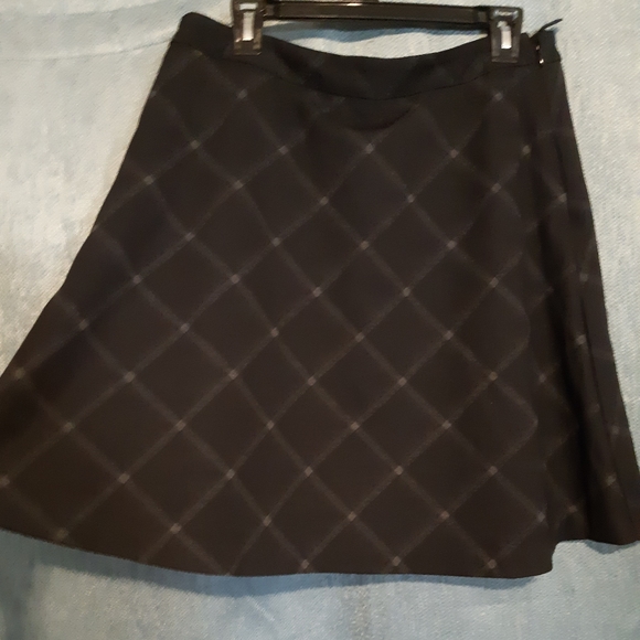 Plaid skirt - Picture 2 of 2